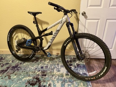 Canyon Spectral 4 (29 ) MTB   Size M   RockShox / SRAM Eagle   Very Light Use