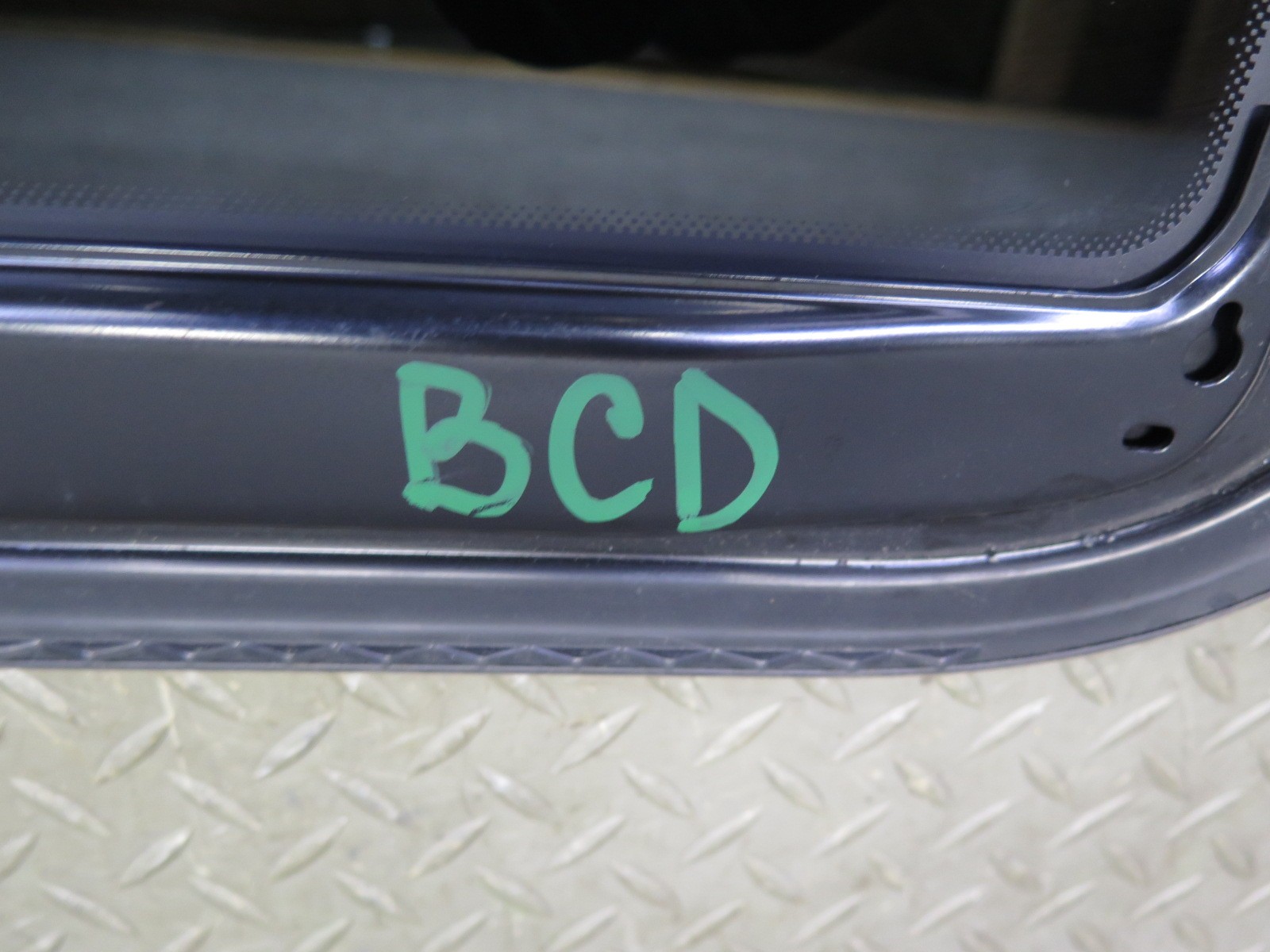 2006-2012 BENTLEY FLYING SPUR FRONT UPPER SUNROOF MOON ROOF GLASS WINDOW PANEL