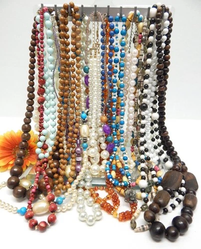FASHION / COSTUME/ CRAFT JEWELRY BEADED NECKLACE LOT - VINTAGE TO NOW