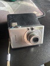 Canon Ixus 40 Digital Camera & Case - Works with Faulty Screen - Needs Repair
