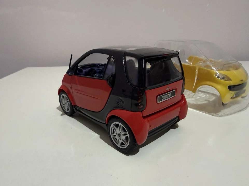 Smart 1/18 Maisto - Immagine 3 di 4