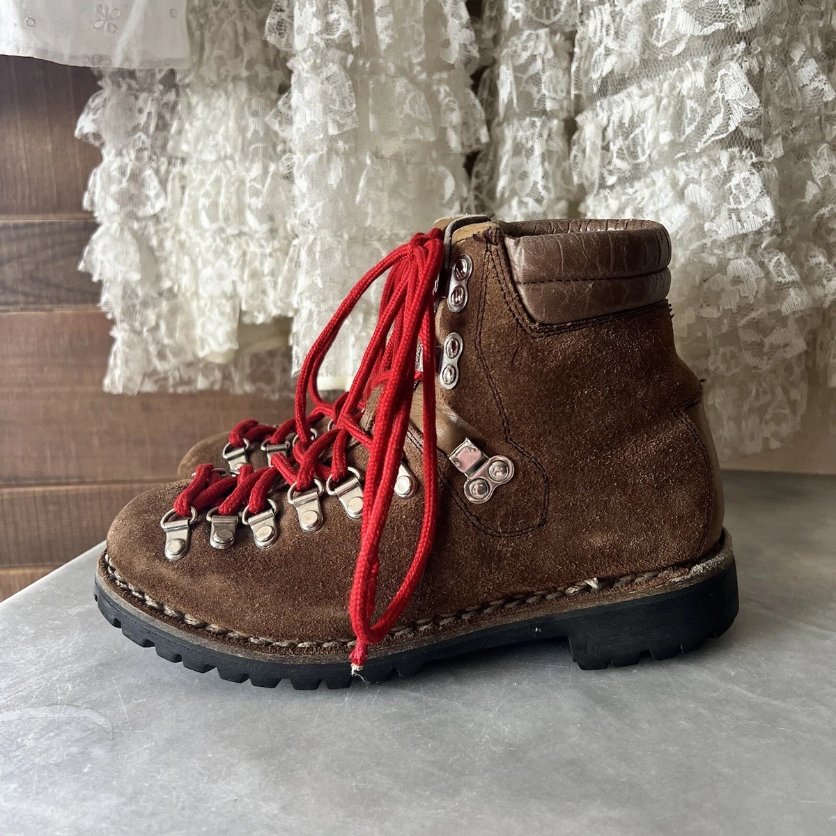 Vintage Hiking Boots Size Women’s US 5 Suede Leather Red Laces Vibram Soles