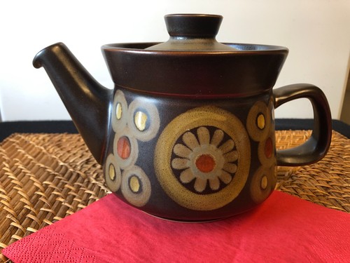 Denby Arabesque Teapot/4 Cups & Saucers Vintage Stone Ware Mint Condition - Picture 4 of 6