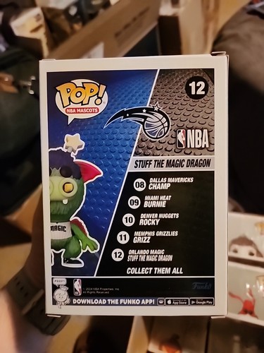 Funko Pop NBA Mascotas Orland Magic - Figura Stuff the Magic Dragon con Protector - Imagen 4 de 7