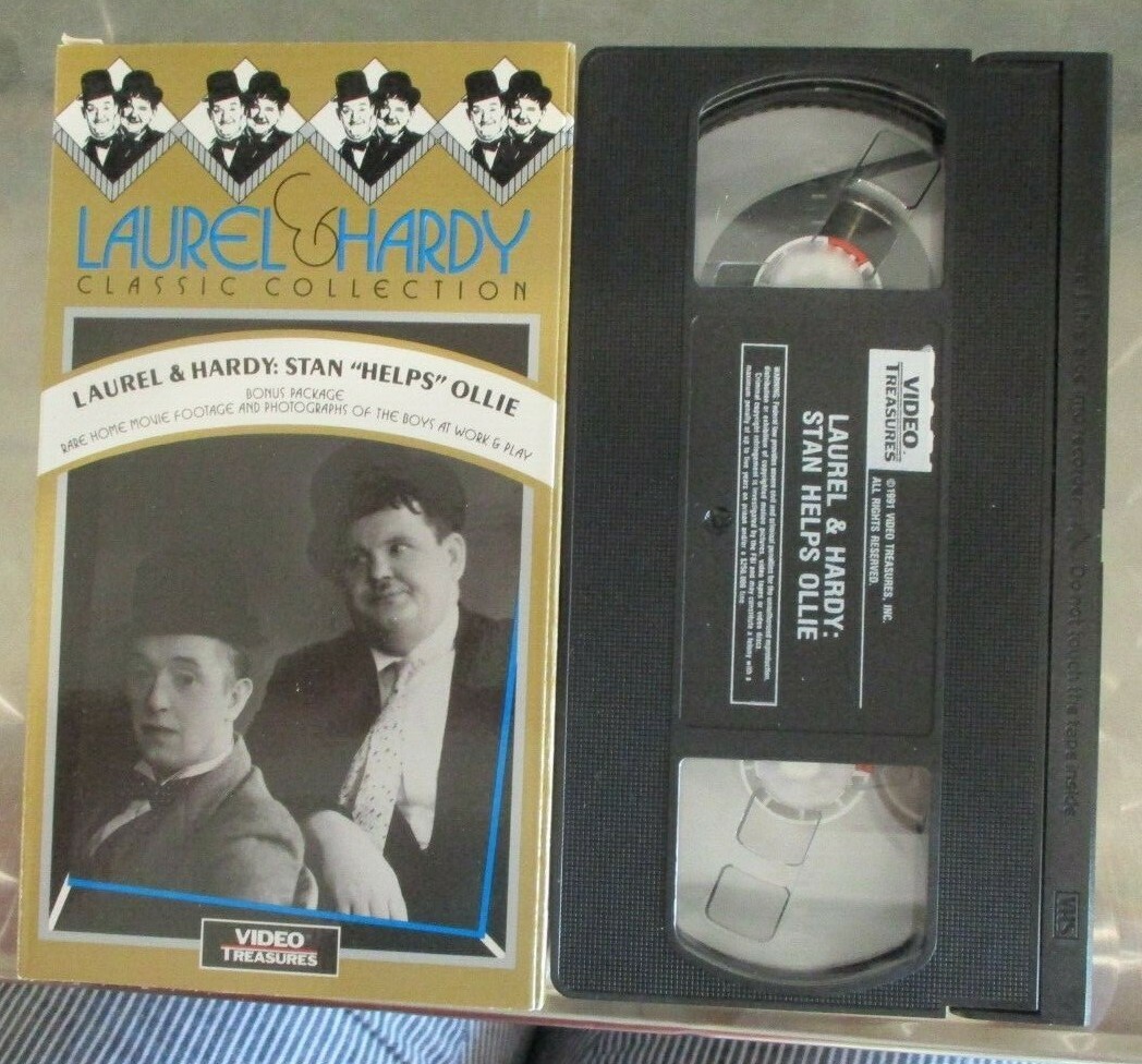 その他 Laurel &amp; Hardy: Stan Helps Ollie [VHS] Laurel and Hardy - Stan 