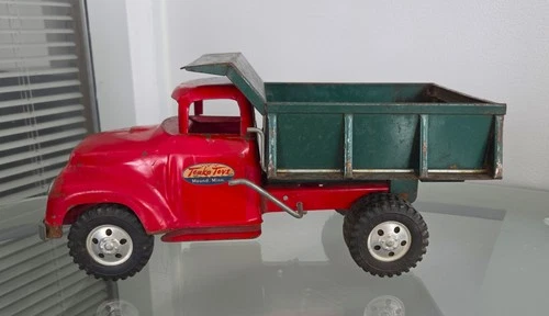 VINTAGE 1950s TONKA PRESSED STEEL RED / GREEN DUMP TRUCK BLACK TIRES