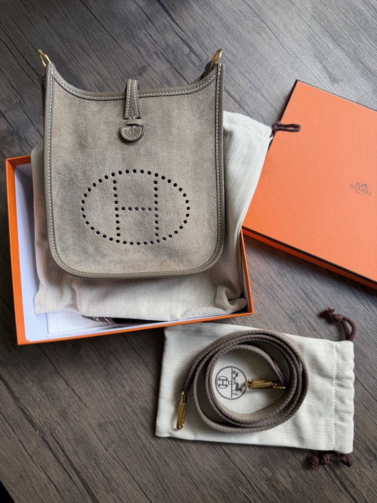 Hermès Evelyne 16 TPM in Rare Veau Doblis Suede Gris Caillou Gris Éléphant
