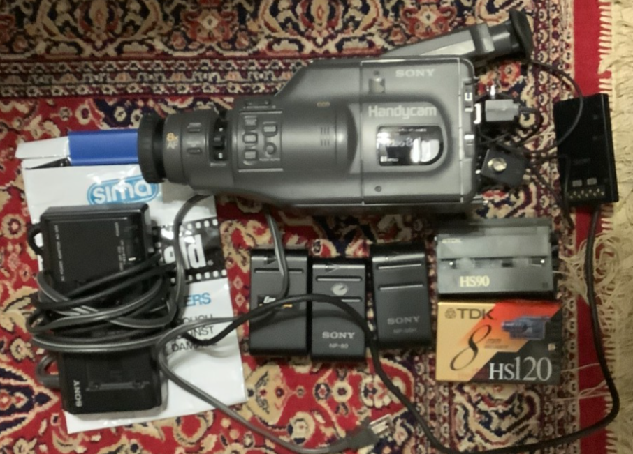 Sony Handycam CCD-F56 Video8 Camcorder Bundle | Charger Batteries