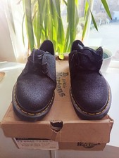 Dr MARTENS shoes