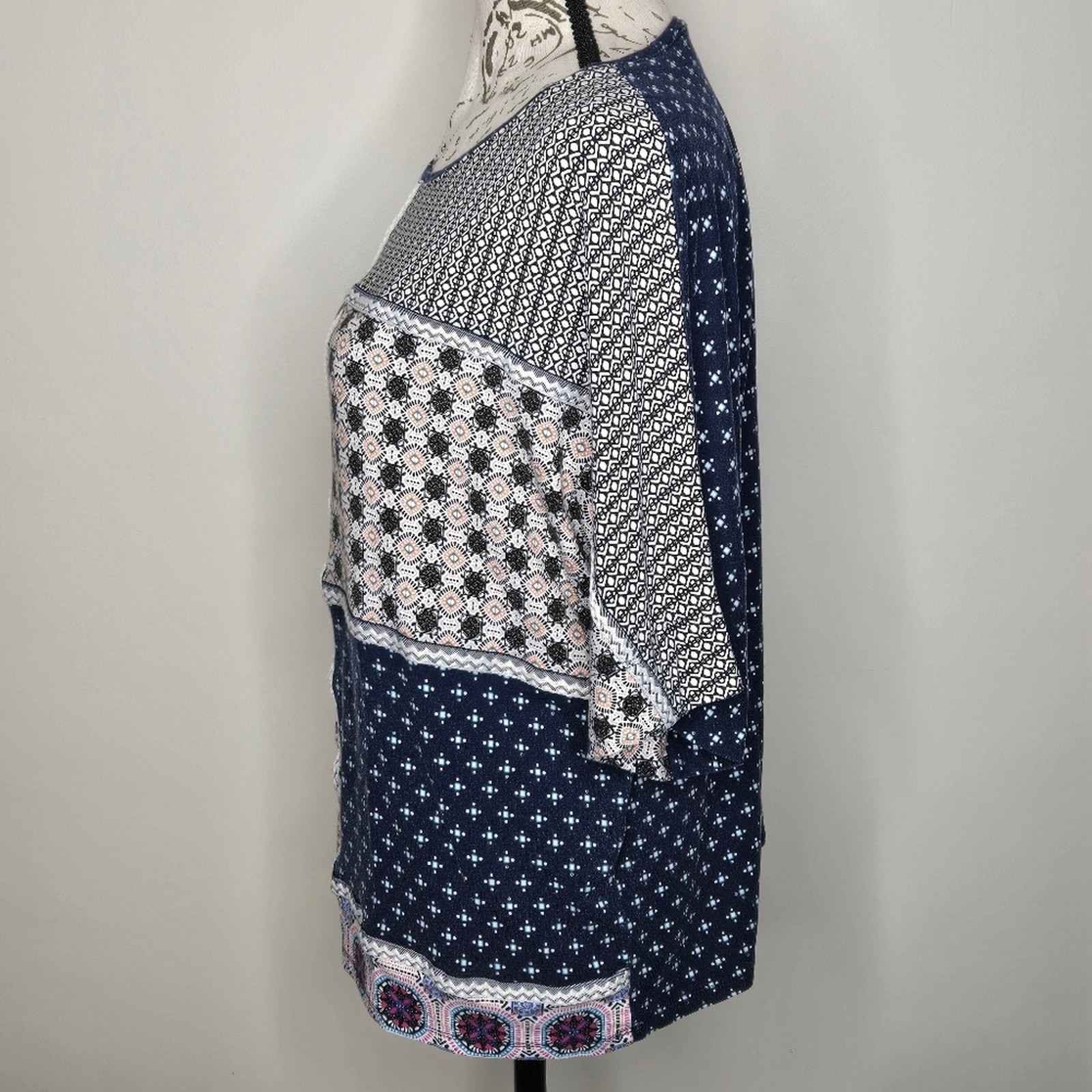 CHICOS Multicolor Patchwork Patterned Womens Shor… - image 2