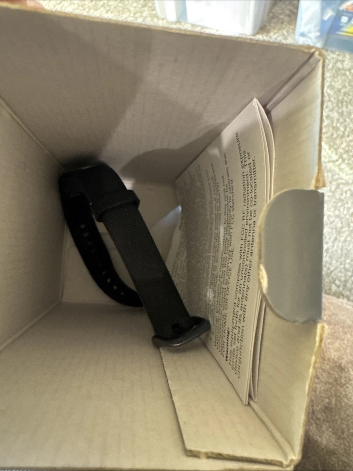 Garmin Vivosmart 4 Fitness y Frecuencia Cardíaca Rastreador de Actividad Gris (S-M) Sin Cargador Foto 4 de 4