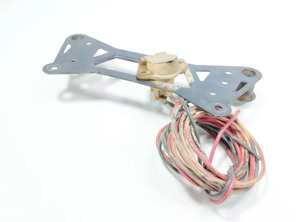 Soporte de montaje de toma de corriente eléctrica 14 Polaris RZR 4 800 (tablero) Foto 3 de 4