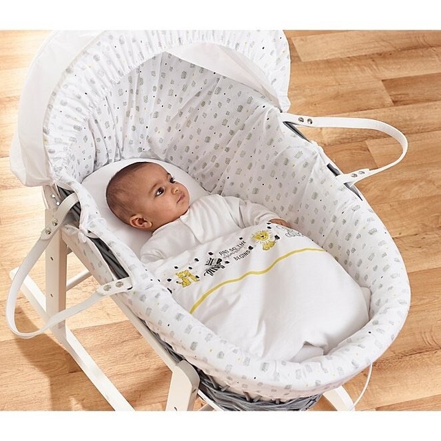 Kinder Valley Adventure Grey Wicker Moses Basket NEW Kinder Valley Adventure Grey Wicker Moses Basket NEW