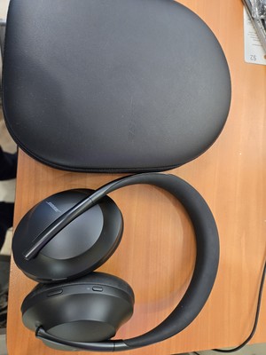 Bose 700 Noise Cancelling  Headphones - Black 