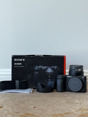 Sony Alpha a6600 Mirrorless Camera 24.2MP 3in Black w/ E 18-135mm OSS Lens