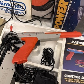 Nintendo NES Power Set CIB video game Console system lot W/ 1 Game, Zapper 1988