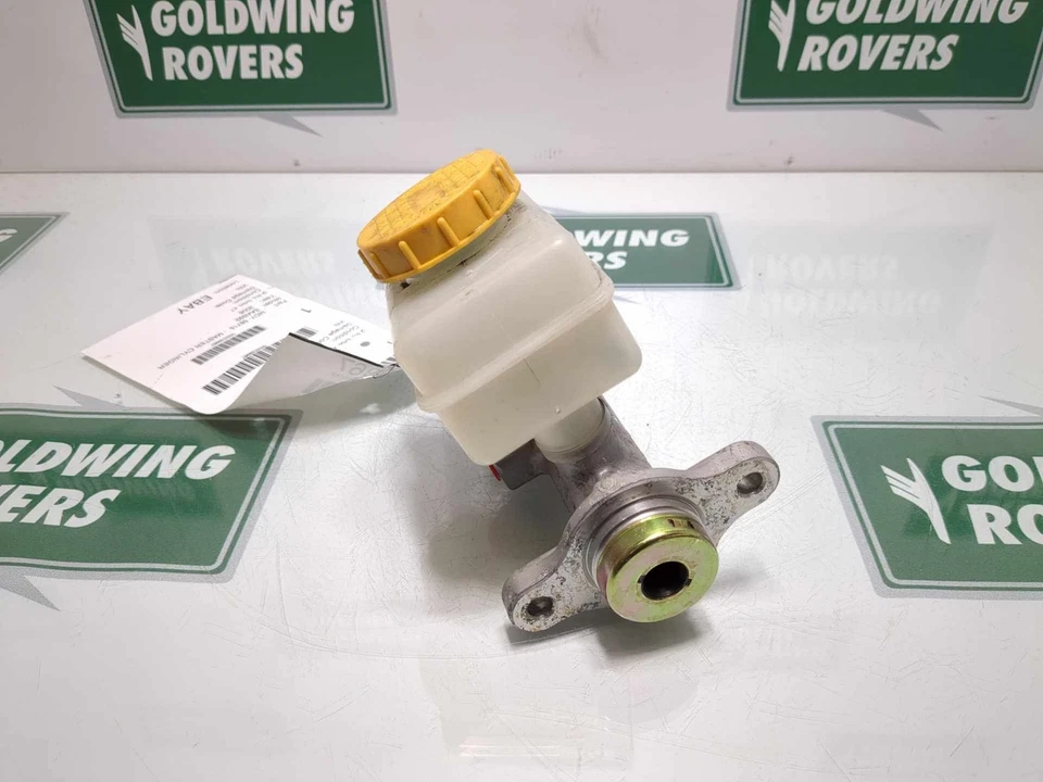 05 06 Saab SAAB 9-2X Master Cylinder - Image 2 of 4