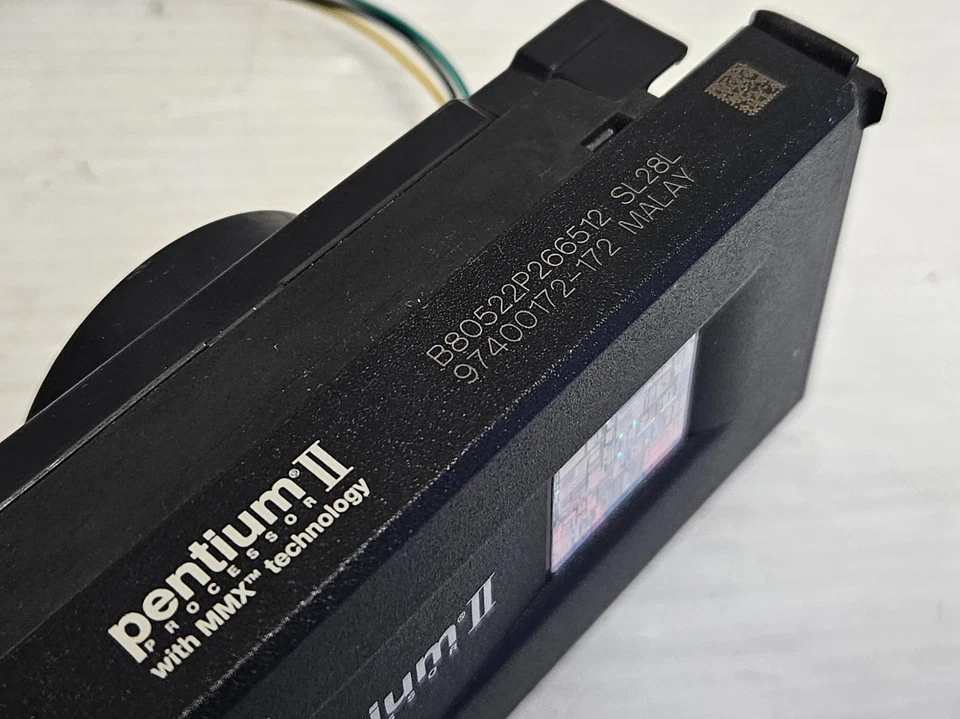 Intel Pentium II 266MHz Slot 1, SL28L, 512KB, FSB 66MHz, Original Heatsink & FAN - Image 3 of 3