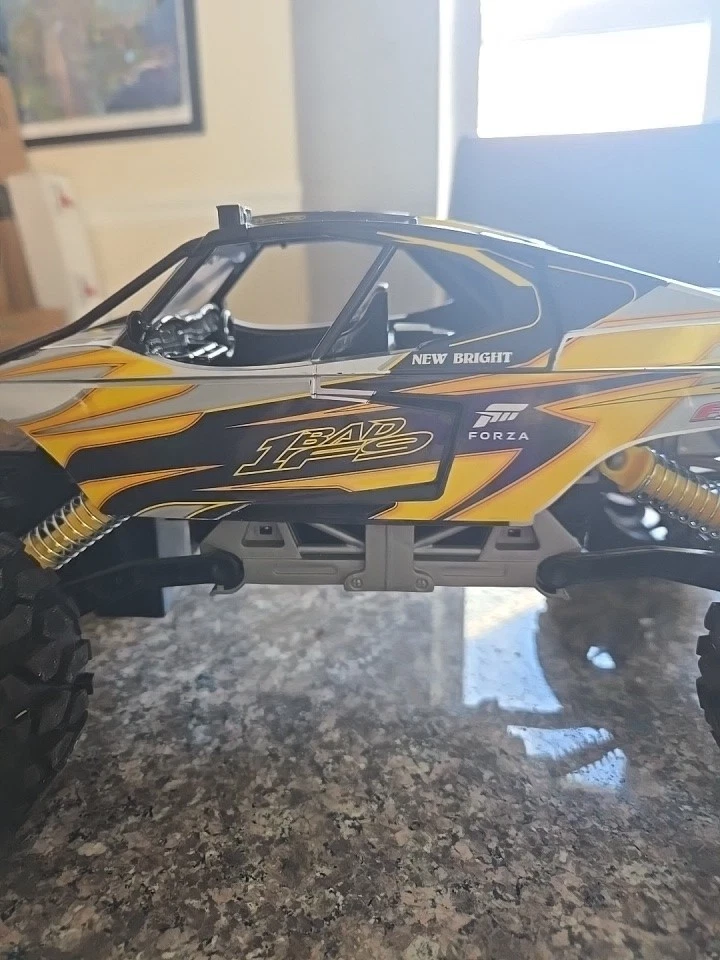 Lote de 2 Monster Trucks Bright Forza 1 Bad F9 carro de controle remoto testado e funcionando! - Imagem 3 de 4