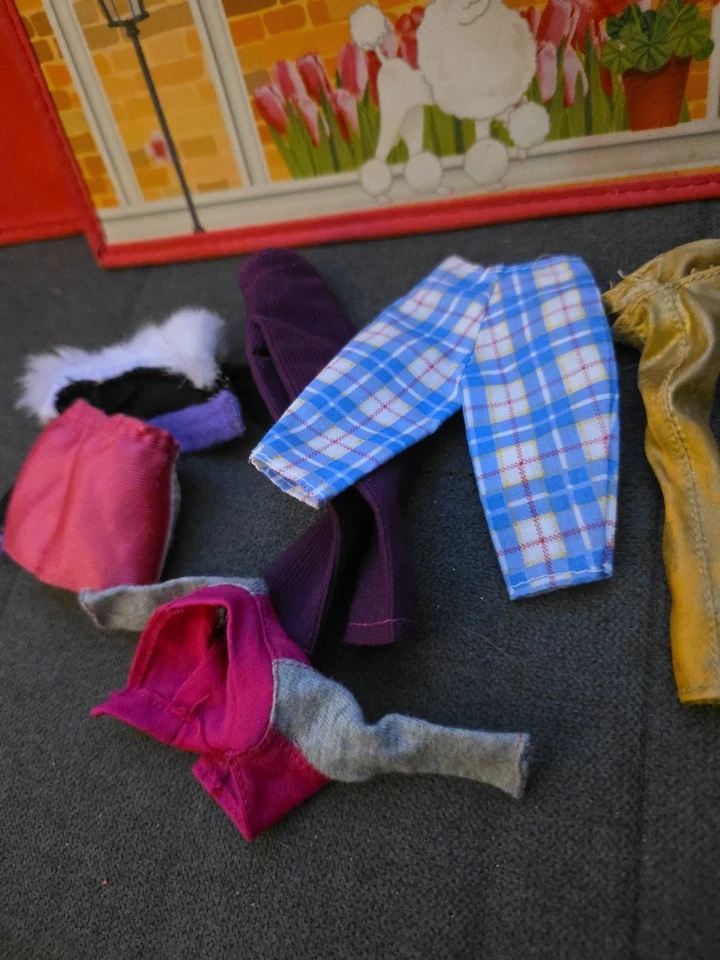 Lote de roupas #7 para bonecas Mattel Stacie Skipper - Imagem 4 de 4