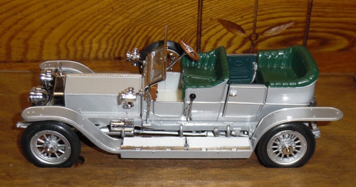 Franklin Mint Precision Model 1907 Rolls Royce Silver Ghost w/ Display Case - Picture 5 of 7