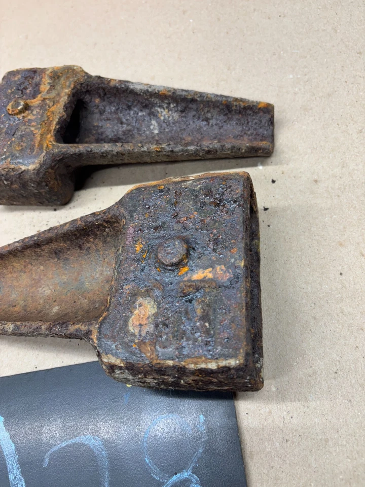 1980-1997 FORD TRUCK F150 F250 F350 1991 92 93 94 95 88 OEM LEAF SPRING BLOCKS 2 - Image 2 of 4