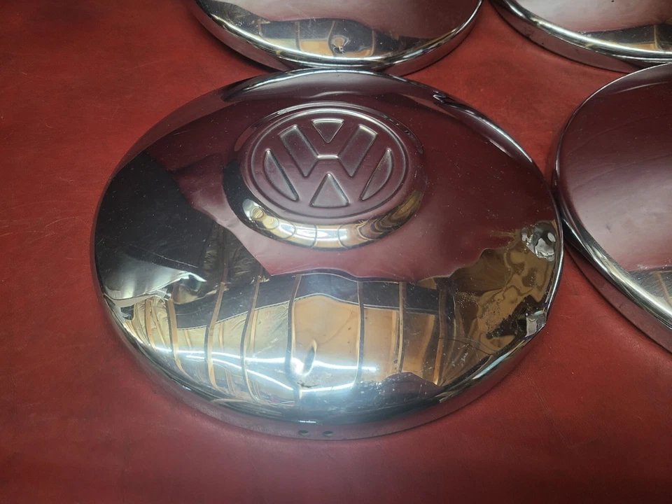 Juego de cuatro tapacubos plato perro coche furgoneta VW Beetle 1972-1979 Foto 3 de 4