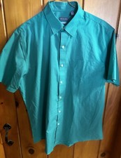 Van Heusen Classic Fit Dress Shirt Men's Size 16-16.5 Tiny Green Plaid Collared