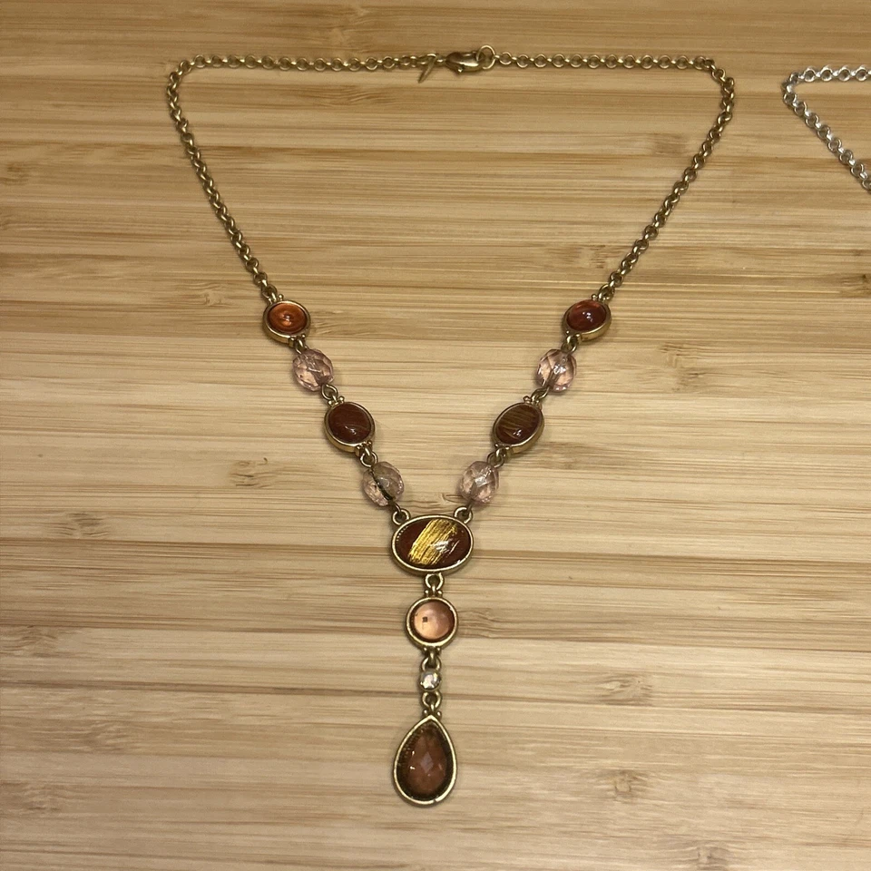 Juego de (2) Collares Avon Rosa y Verde Foto 2 de 4