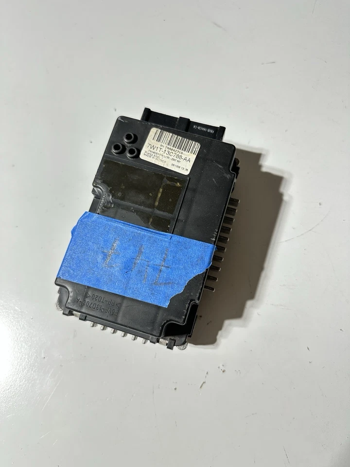 2007 Lincoln Town Car LCM Lighting Control Module 7W1T13C788AA - Image 4 of 4