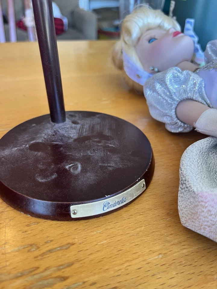 Disney Princess Keepsake Dolls (with Stands) - Image 2 of 4