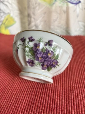 JOLI MINI BOL ANCIEN PORCELAINE DÉCORÉ DE VIOLETTES LIMOGÉ? - Photo 1/4