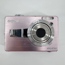 Sanyo VPC-E760  Digital Camera -Pink FOR PARTS OR REPAIR