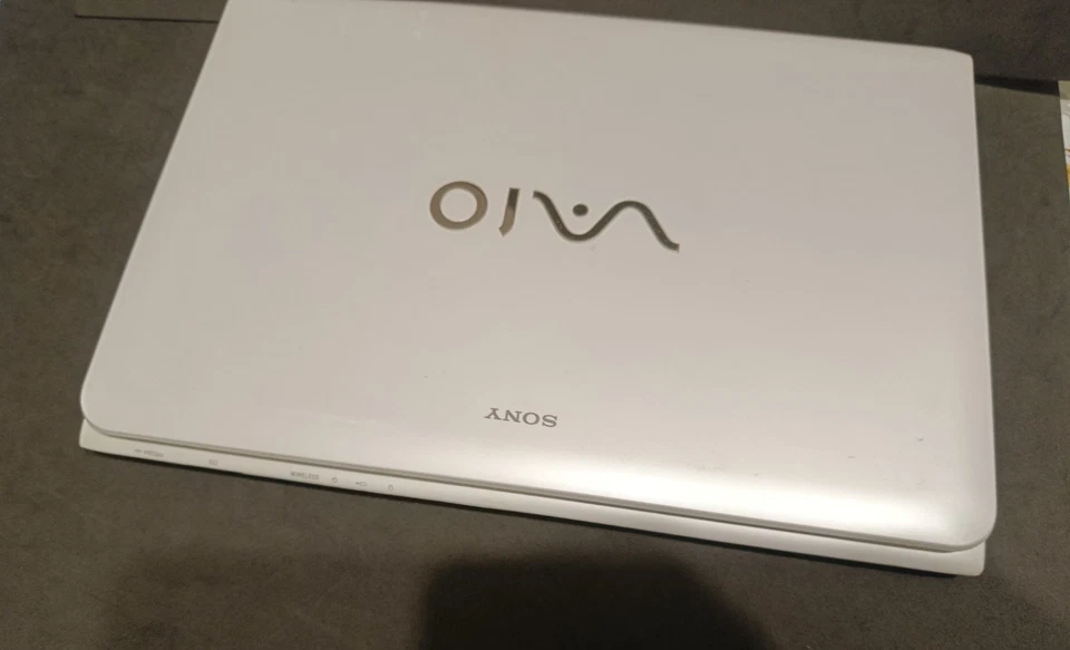 Notebook Sony Vaio i3 - RAM 4 GB Hdd 500 GB Leggere Descrizione - Immagine 3 di 4