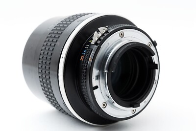 Nikon Ai-s Ais Nikkor 105mm f/1.8 f1.8 Portrait Telephoto Lens