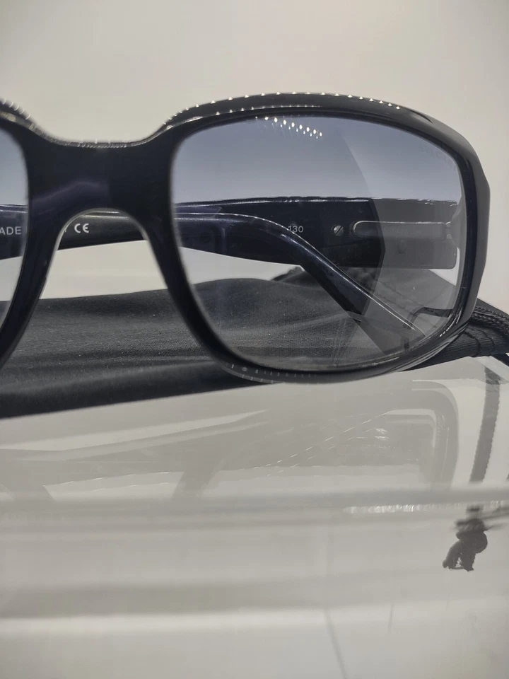 意大利制造男女通用黑色镜框宝格丽太阳镜 P562227 紫色/灰色镜片  — 第 3/4 张图片