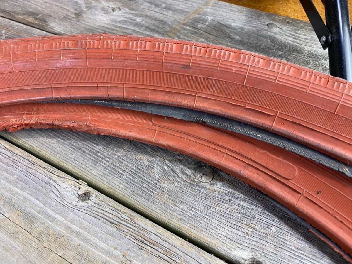 VELO ANCIEN VINTAGE 650B 26x1 1 2x1 5 8 PNEUS BALLON MARQUE DEPOSEE SEC
