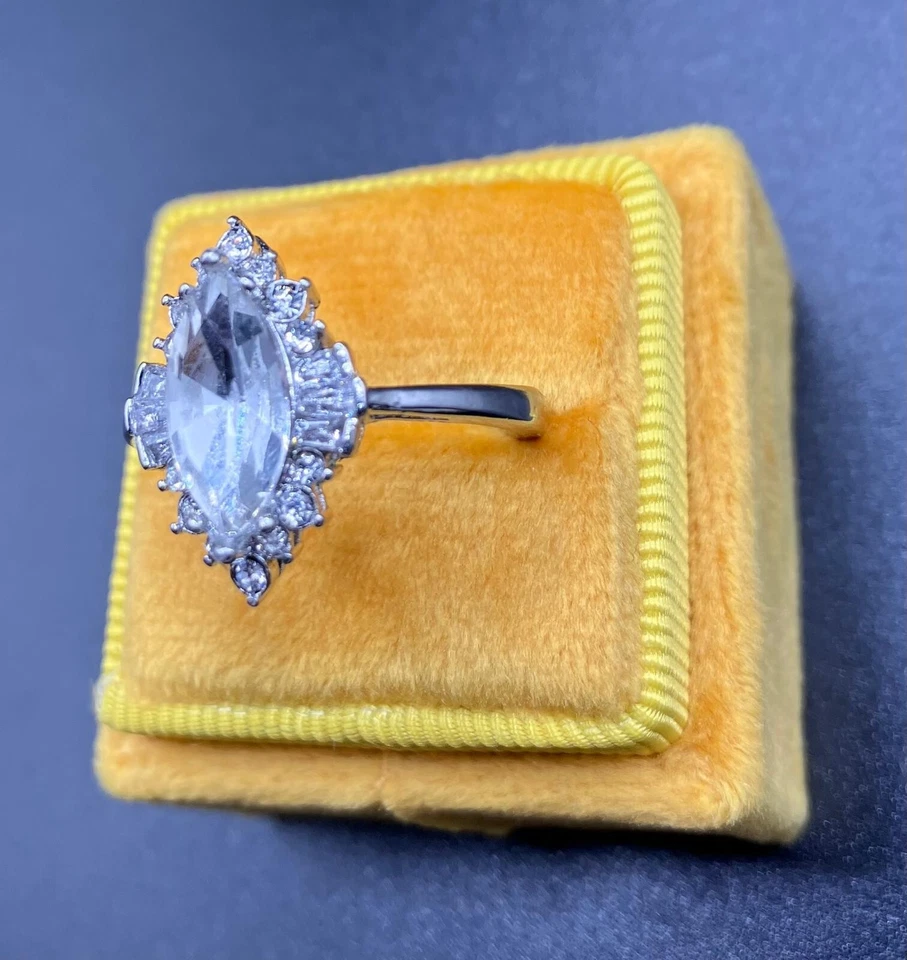 Anillo de diamantes Marqués de oro blanco de 14 quilates selección regalo de San Valentín relleno simulado Foto 2 de 4