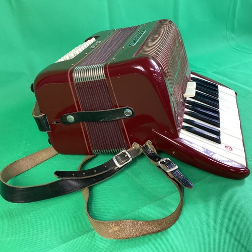 Vintage Cantulia Bambi Accordion In A Hard Case (B13)CP#8699 - Picture 3 of 9
