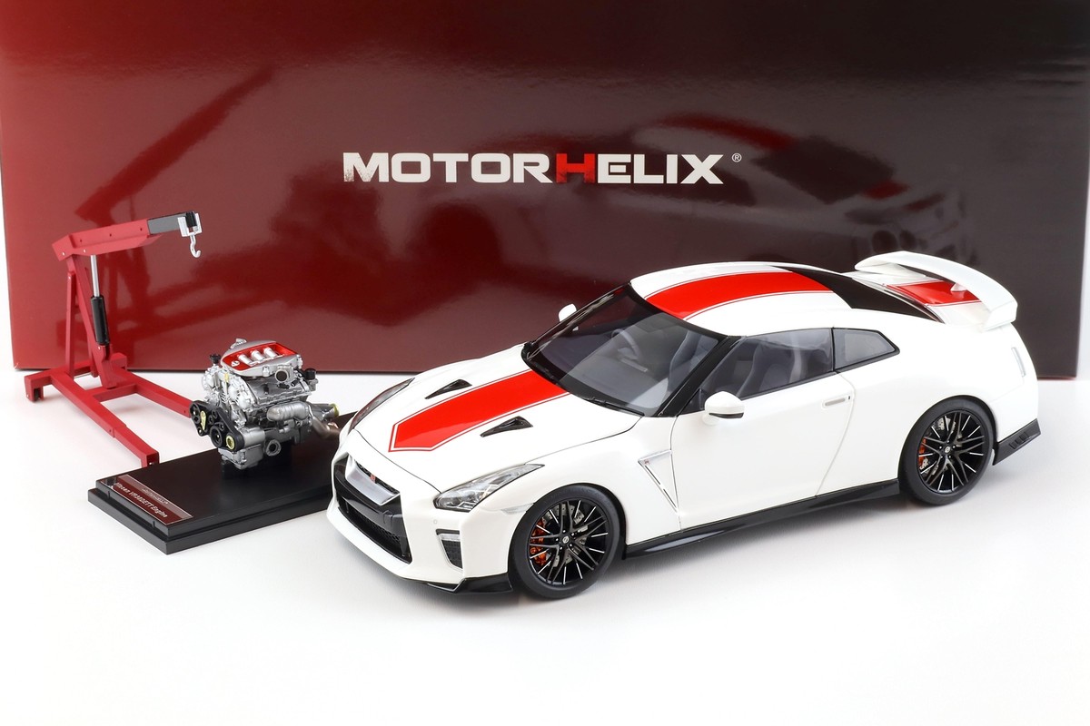 1:18 Motorhelix Nissan GT-R (R35) 50th Anniversary Brilliant