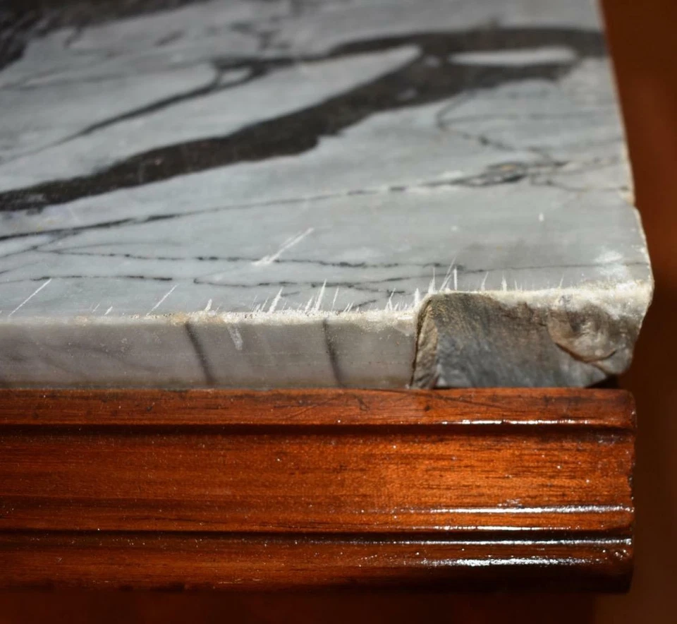 Mesitas de noche/mesitas de noche antiguas victorianas Birdseye de arce y mármol de la década de 1880 Foto 4 de 4