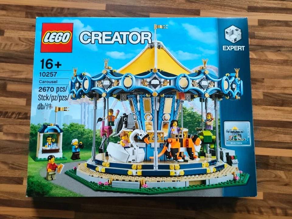 LEGO Creator 10257 Carousel, foto 2 di 5
