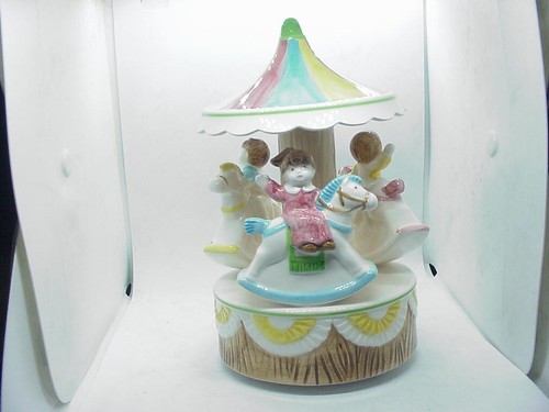 1986 Ebeling Reuss Carrousel Musical Figurine Plays Toy Land Christmas Carousel - Picture 3 of 7