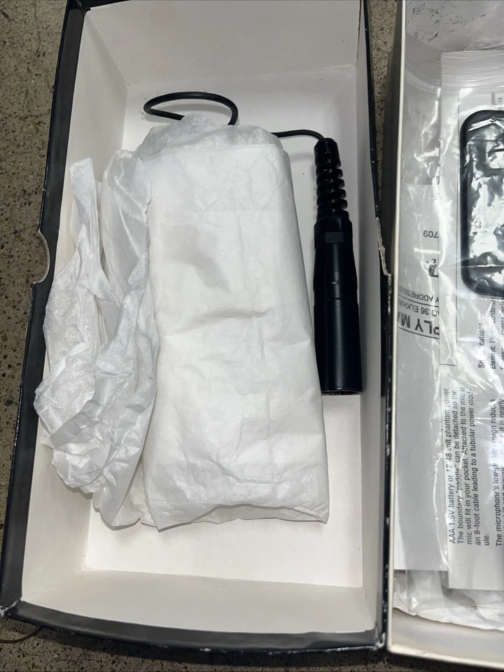 Micrófono de límite hemisférico Crown AKG PZM185 CM50 Foto 3 de 4