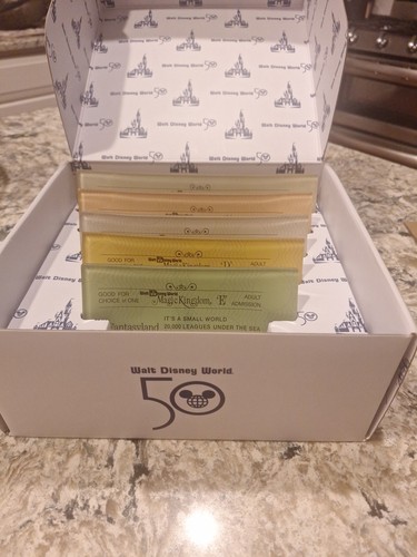 WDW 2022 50th Anniversary Vault Magic Kingdom ABCDE Tickets Tablett Untersetzer Set NEU - Bild 15 von 18
