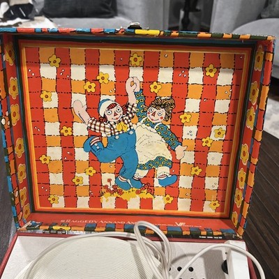 Raggedy Ann Andy Vanity Fair 1974 Portable Electric Record Player