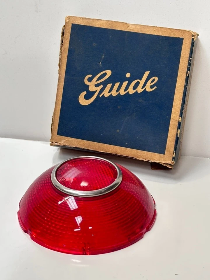 Guía de lente de luz trasera Pontiac Chieftain 1952-1954 NOS Foto 2 de 4