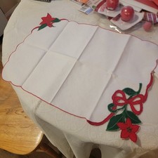 Christmas Placemats Holly Berry Linen 18"X13" Unused