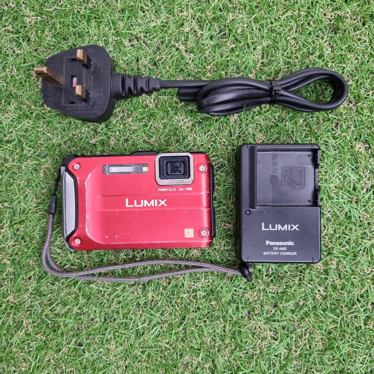 Panasonic LUMIX DMC-FT3/DMC-TS3 Digital Camera Waterproof