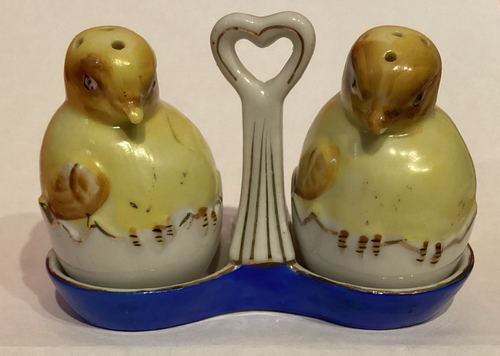 OCCUPIED JAPAN CHICKS HATCHING SALT AND PEPPER WITH HOLDER CHICKENS 1945-1952 - Picture 4 of 10